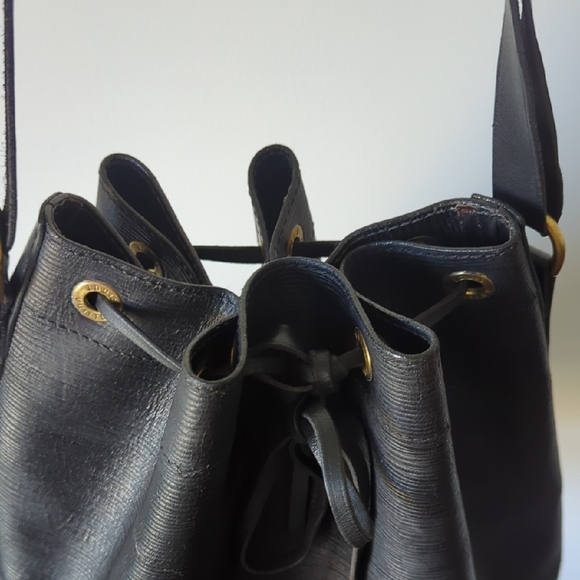 Louis Vuitton Black Epi Bucket Bag Vintage 80s - Picture 6 of 11